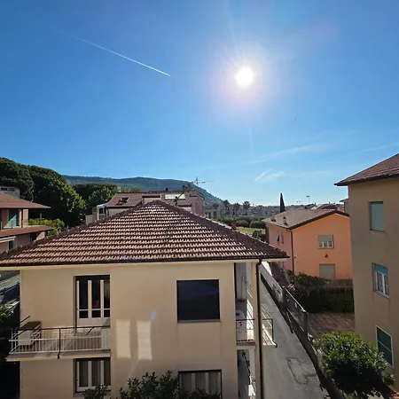 Sole - By Turent Apartman Pietra Ligure